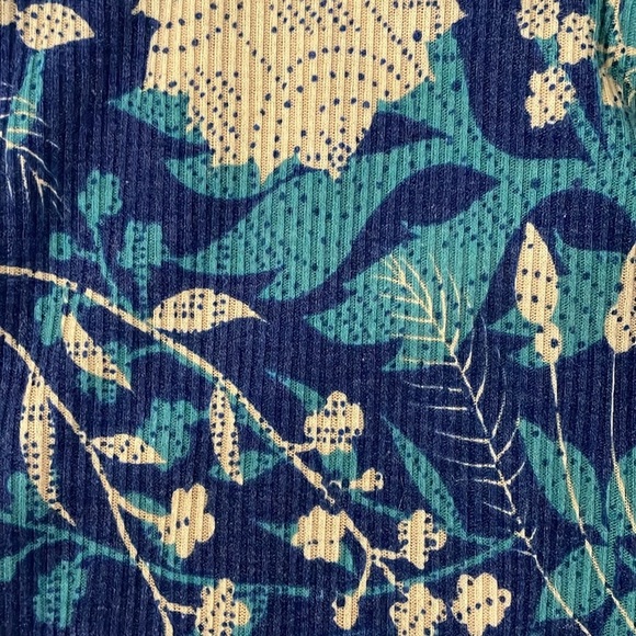 LuLaRoe Sarah - Picture 2 of 3